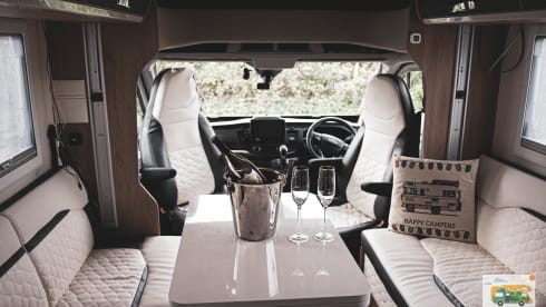 Elena – Luxus-Wohnmobil mit 6 Schlafplätzen