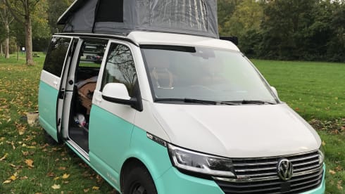 Bulli – 4p Volkswagen Campervan from 2022