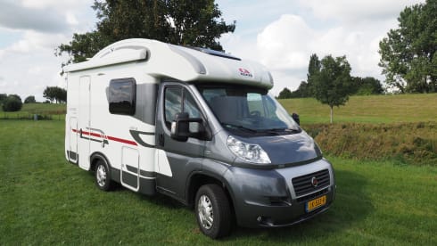 Beautiful compact but spacious camper ADRIA Matrix 590SG