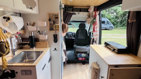 All-in Off-grid Camper bus