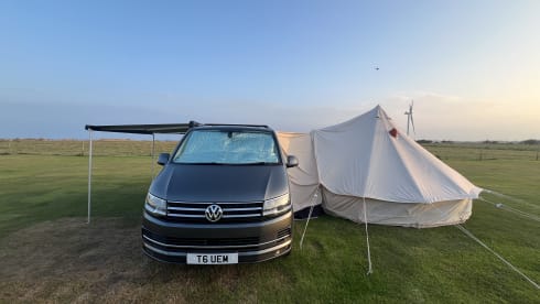 Carol – 2019 VW T6 Caravelle, 4 berth + a cosy bell tent & stove!