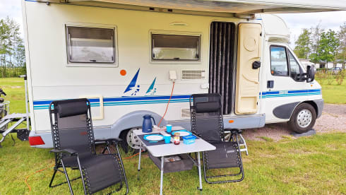 Crystall – Beautiful, neat 2-person camper