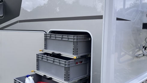 Den Trotter – Den Trotter - Sunlight Adventure 