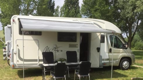 Lowieke – Clean and spacious family camper!