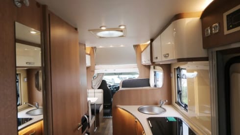 Spacious family motorhome: Mc Louis Glamys 22