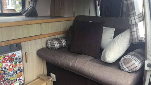Gurty – VW T25 Holdworth conversion 