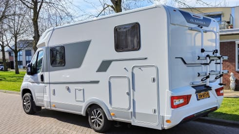 Vakantiemaatje – Adria Compact Plus SL automatic camper semi-internet 2 persons from 2019