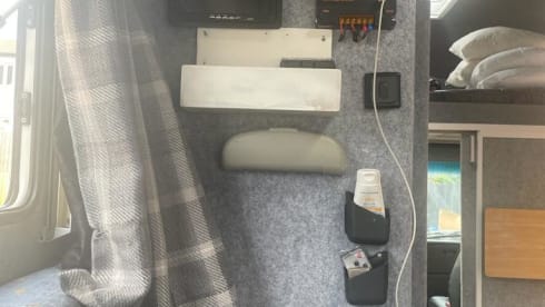 4-Bett, netzunabhängiger, modernisierter Fiat Ducato mit U-Lounge