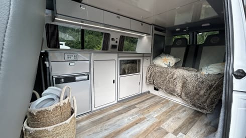Aggi – AGGI DUB - VW (LWB) Camper with all your creature comforts- North Devon