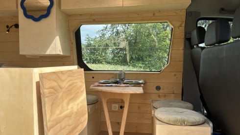 ONA – 2-seater Volkswagen bus from 2011