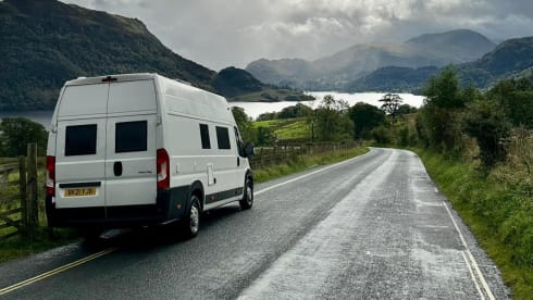 Valerie – Luxury 5 Birth Camper