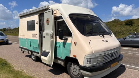 Le voyageur – 4p Peugeot integrated uit 1993