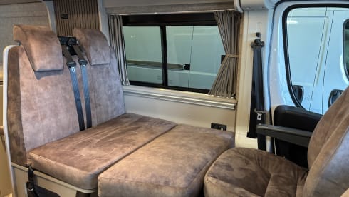Hooglander – Peugeot bus camper - Bronckhorst Campers