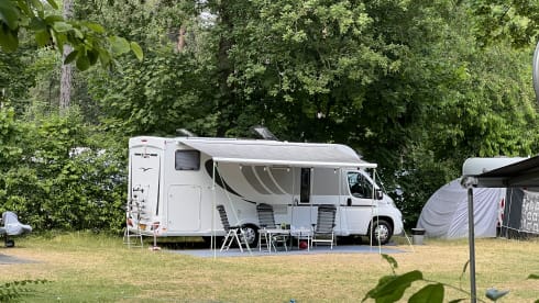 Beautiful Pilote 4-person camper