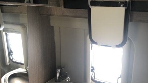 George III – 4p Pössl bus uit 2019
