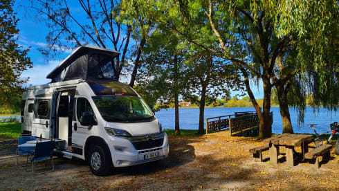 Ongi – Furgone attrezzato per 4 persone con tetto apribile