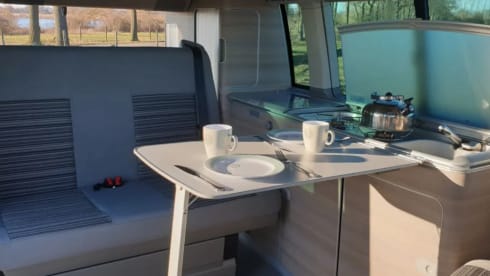 Roger – 4p Volkswagen campervan uit 2008