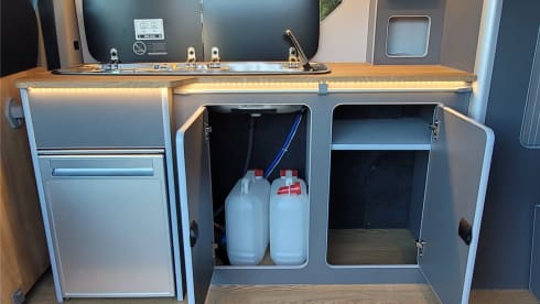 4 Berth Vauxhall Vivaro LWB Campervan