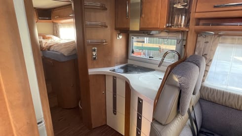 Edens Wanderlust – Luxury camper with every convenience, a dream on wheels!