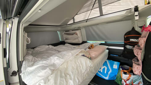 5p. In zeer goede staat; met diverse kampeeruitrusting indien nodig – 5p VW California Beach campervan from 2019