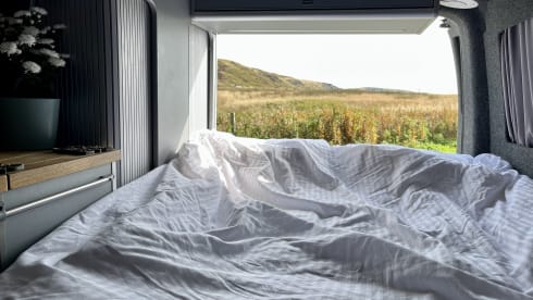 Sally – 4 berth Volkswagen Transporter campervan