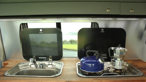 Mork! – Live the van-life dream. Fully equipped VW T6 