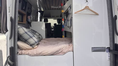 Big Easy – Stunning 4 Berth Custom VW Crafter (2024)