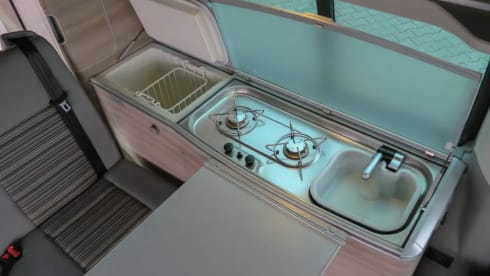 Vw California camper met 4 slaapplaatsen