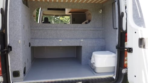 Brilliant family campervan - off-grid and campsite friendly 