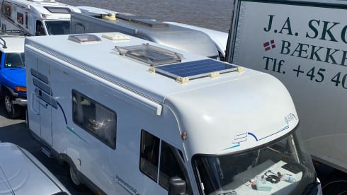 B544 – 5p Hymer integrated uit 1999