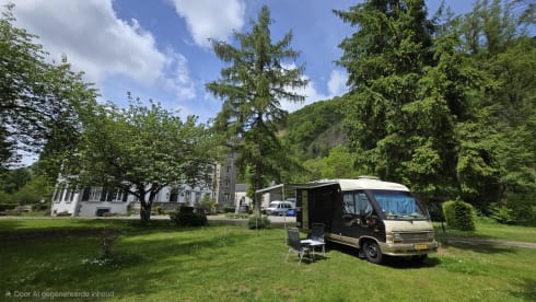 De Duke – Nice cup of 4-person tiny house on wheels
