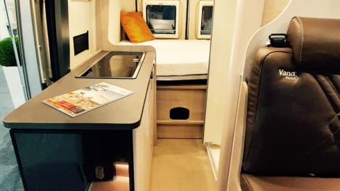 Brand new 4 p Bustner full-option campervan for the biggest adventures