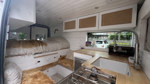 Dolly – 3p Peugeot bus uit 2013