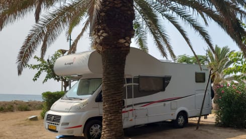 Mammoet – Super complete Sunlight A70 alcove for 6 people. 