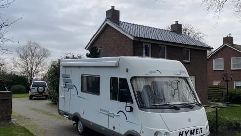 B544 – 5p Hymer integrated uit 1999