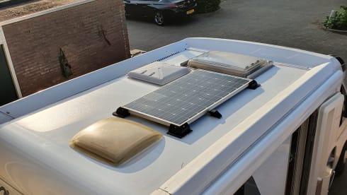 Vrijheid – 3p Knaus semi-integrated uit 2011