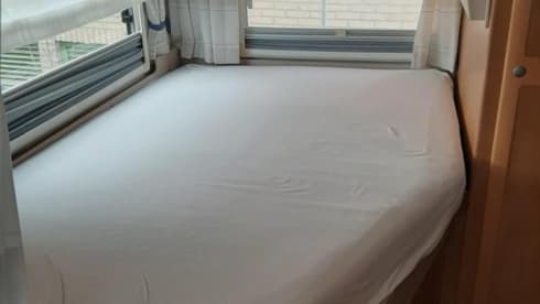 Hymer B654