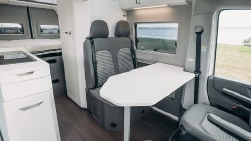 4 personen  – VW GRAND CALIFORNIA equipped with many automatic options