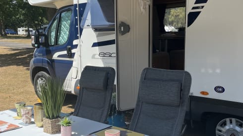 Travel The Wild – 6 berth Fiat Escape 696