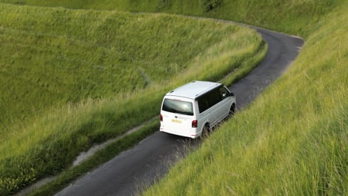 Billy 'Ocean' California Camper – 4 berth Volkswagen campervan from 2023