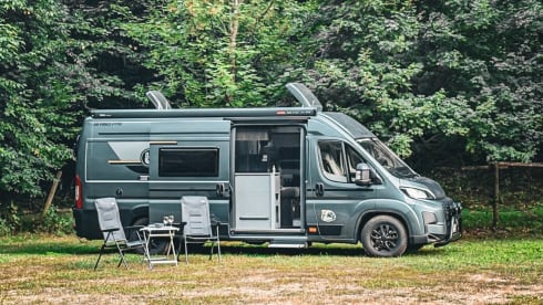 Benni – 2-person Benimar bus from 2026