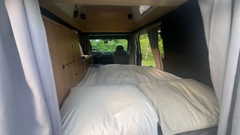 De Vrijbuiter – 7 Berth Chausson bus from 2013
