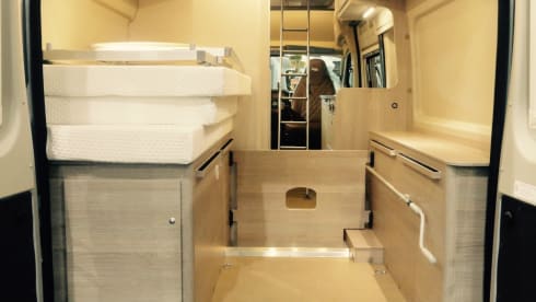 Brand new 4 p Bustner full-option campervan for the biggest adventures