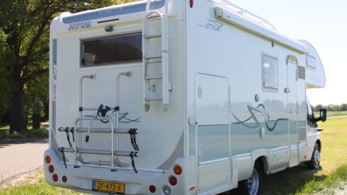 Super Brig 677 TC – Spacious Super Brig 677 TC with 6 beds and XXL garage!