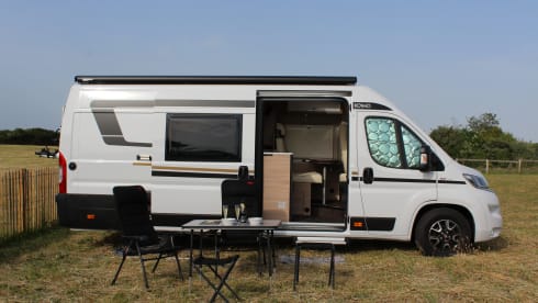 New luxurious Campervan with XL bed Laika Kosmo 6.4