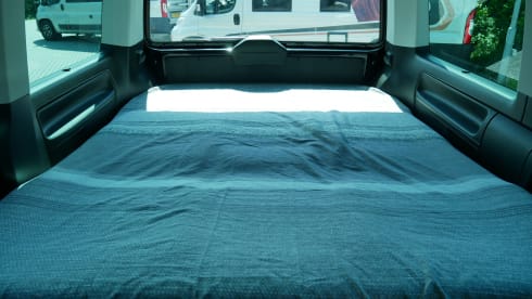 Volkswagen T6 Multivan 5 to 7 seats with pop-up roof!
