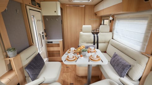 Comfortable Hymer 680 BMC Integral (2023). Book now for 2024!
