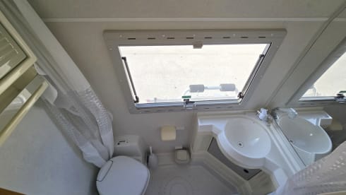 Morada 57 – Libertà su Quattro Ruote: Il Camper dei Tuoi Sogni ti Aspetta!