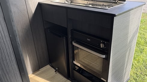 BumbleBee – 4 berth Mercedes-Benz campervan from 2015