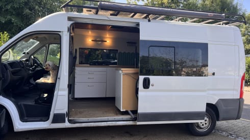 Luv Shack – 3 berth Peugeot campervan from 2016